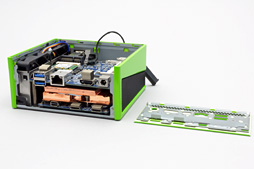 画像集#012のサムネイル/手のひらサイズで“GTX 760”搭載。GIGABYTE製の超小型ゲーマー向けベアボーン「BRIX Gaming」を動かしてみた