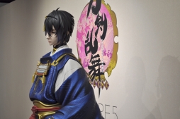 画像ギャラリー No.010のサムネイル画像 / こだわったのは“顔”。グッスマ初の等身大フィギュア「刀剣乱舞-ONLINE- 1分の1スケール 三日月宗近」内覧会レポート
