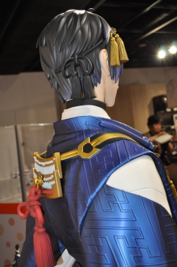 画像ギャラリー No.016のサムネイル画像 / こだわったのは“顔”。グッスマ初の等身大フィギュア「刀剣乱舞-ONLINE- 1分の1スケール 三日月宗近」内覧会レポート