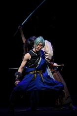 画像ギャラリー No.002のサムネイル画像 / 髭切と膝丸が生み出す世界に圧倒された。「ミュージカル『刀剣乱舞』 髭切膝丸 双騎出陣2019 〜SOGA〜」ゲネプロ公演をレポート