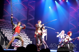 画像ギャラリー No.014のサムネイル画像 / 「ミュージカル『刀剣乱舞』〜葵咲本紀〜」開幕! 2か月に及ぶロングラン公演を前に,主要キャストの会見とゲネプロの模様をレポート