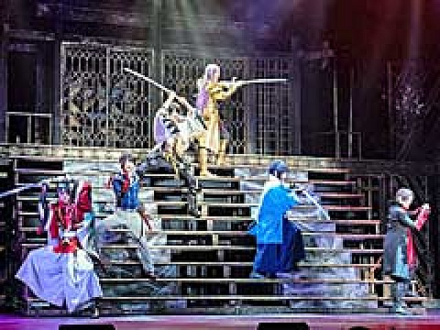 ミュージカル「刀剣乱舞」 〜幕末天狼傳〜が本日開幕。舞台写真が到着