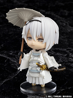 画像ギャラリー No.006のサムネイル画像 / 「舞台『刀剣乱舞』悲伝 結いの目の不如帰」の白い“三日月宗近”がねんどろいど化