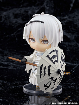 画像ギャラリー No.008のサムネイル画像 / 「舞台『刀剣乱舞』悲伝 結いの目の不如帰」の白い“三日月宗近”がねんどろいど化