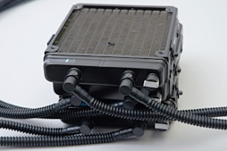 ������#022�Υ���ͥ���/43���ߤΡִʰױ�����ͤ�OC��GTX 980��3����緿��ѥ����ƥ�Υ��åȡפ�PC���Ȥ߹���Ǥߤ���GIGABYTE��GV-N980X3WA-4GD�ץ�ӥ塼