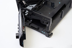 画像集#030のサムネイル/43万円の「簡易液冷仕様のOC版GTX 980が3枚と大型冷却システムのセット」をPCに組み込んでみた。GIGABYTE「GV-N980X3WA-4GD」レビュー