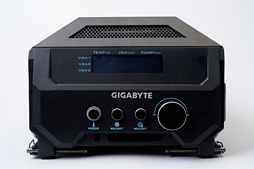 画像集#031のサムネイル/43万円の「簡易液冷仕様のOC版GTX 980が3枚と大型冷却システムのセット」をPCに組み込んでみた。GIGABYTE「GV-N980X3WA-4GD」レビュー