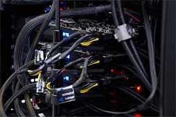 ������#052�Υ���ͥ���/43���ߤΡִʰױ�����ͤ�OC��GTX 980��3����緿��ѥ����ƥ�Υ��åȡפ�PC���Ȥ߹���Ǥߤ���GIGABYTE��GV-N980X3WA-4GD�ץ�ӥ塼