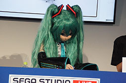 ������#009�Υ���ͥ���/��TGS 2014�ϥߥ����衼����3�Ф�ޤ��롣�ֽ鲻�ߥ� Project mirai �Ǥ�ä����ס��µ��ץ쥤����Ϫ���줿���ơ������٥�Ȥ��ݡ���