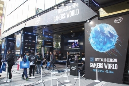 画像ギャラリー No.001のサムネイル画像 / 「LoVA」Web番組「ろばすか出張版 in 秋葉原」で,アークシステムワークス作品との3か月連続コラボ情報が発表