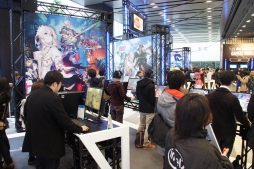 画像ギャラリー No.002のサムネイル画像 / 「LoVA」Web番組「ろばすか出張版 in 秋葉原」で,アークシステムワークス作品との3か月連続コラボ情報が発表