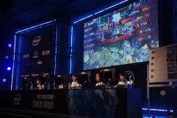 画像ギャラリー No.034のサムネイル画像 / 「LoVA」Web番組「ろばすか出張版 in 秋葉原」で,アークシステムワークス作品との3か月連続コラボ情報が発表