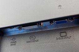 ���������꡼ No.007�Υ���ͥ������ / ������������ɽ���ٱ�0.05ms��HDMI���ϡ�4����ħ�Υ����ޡ������ǥ����ץ쥤2���ʤ�ȯɽ����ɩ�ŵ��ε��Ѥ�©�Ť���GIGA CRYSTA�פο���