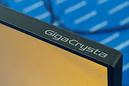 ���������꡼ No.014�Υ���ͥ������ / ������������ɽ���ٱ�0.05ms��HDMI���ϡ�4����ħ�Υ����ޡ������ǥ����ץ쥤2���ʤ�ȯɽ����ɩ�ŵ��ε��Ѥ�©�Ť���GIGA CRYSTA�פο���