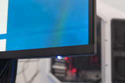 画像ギャラリー No.009のサムネイル画像 / アイ・オー・データ機器,湾曲VAパネル搭載で垂直144Hz対応のゲーマー向けディスプレイ「LCD-GC271XCVB」を発表