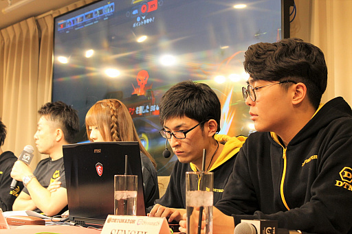 画像ギャラリー No.018のサムネイル画像 / シアターカフェ＆ダイニング“STORIA”で行われた，DeToNator初の試み「Overwatchを100倍楽しく観戦する方法」イベントレポート