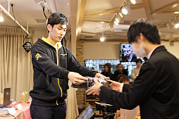 画像ギャラリー No.021のサムネイル画像 / シアターカフェ&ダイニング“STORIA”で行われた,DeToNator初の試み「Overwatchを100倍楽しく観戦する方法」イベントレポート