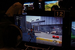 画像ギャラリー No.011のサムネイル画像 / 「ジャストコーズ3」日本語版の最速体験会開催。スクウェア・エニックスの松田洋祐社長が「なんでもアリでハチャメチャなところが魅力」と魅力を語ったイベントの模様をレポート