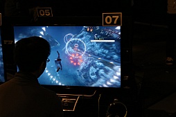 画像ギャラリー No.016のサムネイル画像 / 「ジャストコーズ3」日本語版の最速体験会開催。スクウェア・エニックスの松田洋祐社長が「なんでもアリでハチャメチャなところが魅力」と魅力を語ったイベントの模様をレポート