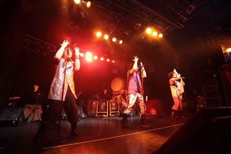 画像ギャラリー No.005のサムネイル画像 / 声優陣が和楽器の生演奏で熱唱。シリーズ10周年の締めを飾る「戦国無双 声優奥義 外伝 2015春」をレポート