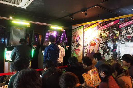 画像集#004のサムネイル/空間を切り裂くエア操作! セガが放つ新感覚音楽ゲーム「CHUNITHM(チュウニズム)」の秋葉原でのロケーションテストをレポート