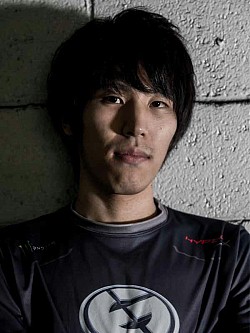 画像ギャラリー No.002のサムネイル画像 / 「ストリートファイターV」ももち氏とふ〜ど氏がストVに挑戦するスペシャル動画が公開