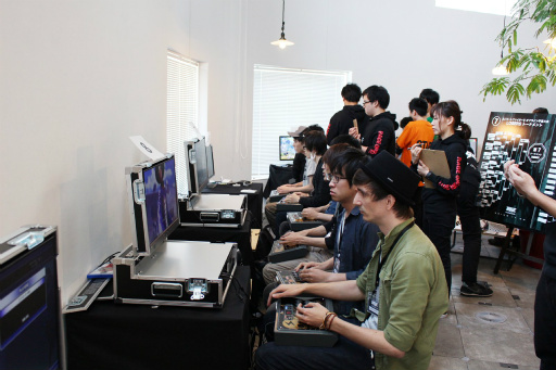 画像ギャラリー No.008のサムネイル画像 / 「RAGE ストリートファイターV」のオフライン予選レポート。6月10日の決勝に向けて,プロ・アマ200人以上のプレイヤーが激突