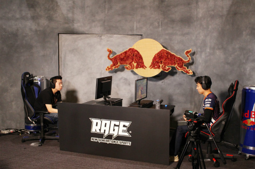 画像ギャラリー No.014のサムネイル画像 / 「RAGE ストリートファイターV」のオフライン予選レポート。6月10日の決勝に向けて,プロ・アマ200人以上のプレイヤーが激突