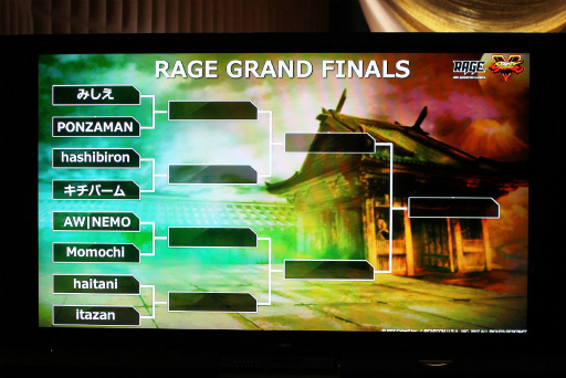 画像ギャラリー No.016のサムネイル画像 / 「RAGE ストリートファイターV」のオフライン予選レポート。6月10日の決勝に向けて,プロ・アマ200人以上のプレイヤーが激突