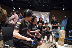 ���������꡼ No.026�Υ���ͥ������ / Capcom Pro Tour�ץ�ߥ�����JAPAN CUP 2017�ץե��ȥ�ݡ��ȡ�2���֤ˤ錄�ä�������������Τ����ܤΥϥ���������