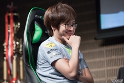 ���������꡼ No.075�Υ���ͥ������ / Capcom Pro Tour�ץ�ߥ�����JAPAN CUP 2017�ץե��ȥ�ݡ��ȡ�2���֤ˤ錄�ä�������������Τ����ܤΥϥ���������