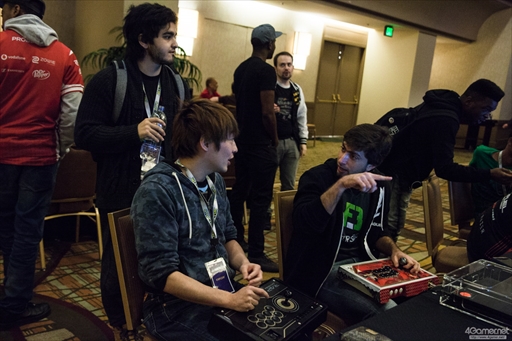 ꡼ No.008 | ֥ȥ꡼ȥեVפθCapcom Cup 2017郎롣ǽ˿ʽФ8ͤꤷ2TwitterޤȤ