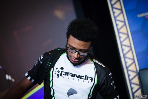 ꡼ No.076 | ֥ȥ꡼ȥեVפθCapcom Cup 2017郎롣ǽ˿ʽФ8ͤꤷ2TwitterޤȤ