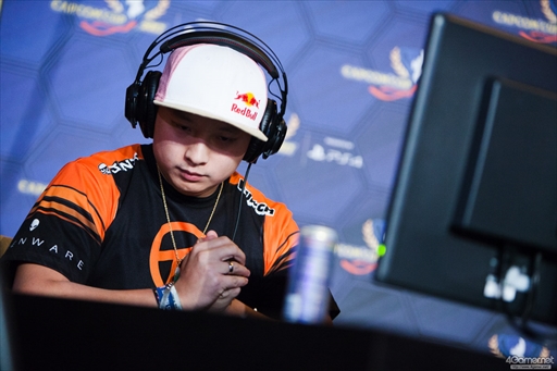 ꡼ No.092 | ֥ȥ꡼ȥեVפθCapcom Cup 2017郎롣ǽ˿ʽФ8ͤꤷ2TwitterޤȤ