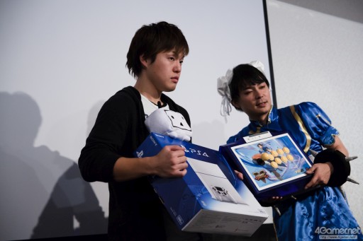 画像ギャラリー No.026のサムネイル画像 / 発売前の「ストV」で早くも熱戦が繰り広げられた，国内最速トーナメント「いきなり強い奴に会いに行く！」フォトレポート。優勝はバーディー使いのはげじん選手