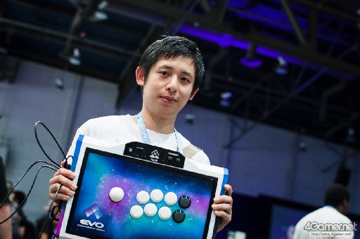 ꡼ No.042 | EVO2016Ϥ褤賫EVO2016VͽϤᡤ6ȥͽԤTwitterޤȤᡣGGXrdRŴ7FRϽ辡