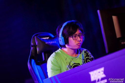 画像ギャラリー No.024のサムネイル画像 / 8時間にわたる激闘が繰り広げられた「RAGE Vol .2 GRAND FINALS」ストV部門フォトレポート。謎のサプライズゲストに会場は大盛り上がり