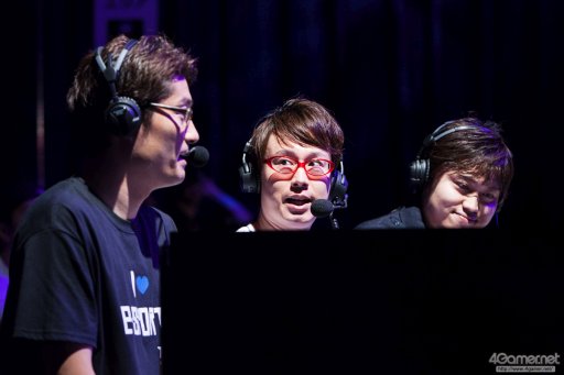 画像ギャラリー No.025のサムネイル画像 / 8時間にわたる激闘が繰り広げられた「RAGE Vol .2 GRAND FINALS」ストV部門フォトレポート。謎のサプライズゲストに会場は大盛り上がり