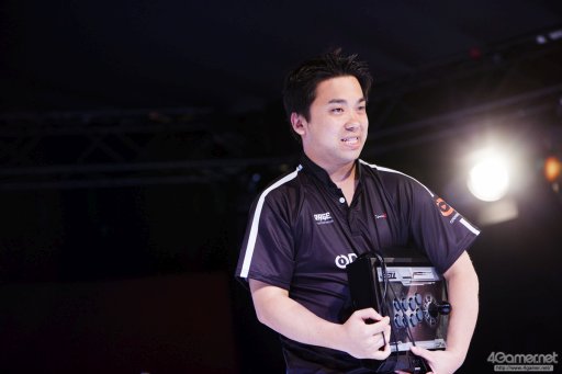 画像ギャラリー No.047のサムネイル画像 / 8時間にわたる激闘が繰り広げられた「RAGE Vol .2 GRAND FINALS」ストV部門フォトレポート。謎のサプライズゲストに会場は大盛り上がり