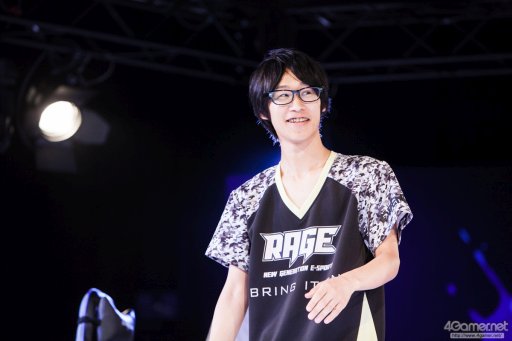 画像ギャラリー No.050のサムネイル画像 / 8時間にわたる激闘が繰り広げられた「RAGE Vol .2 GRAND FINALS」ストV部門フォトレポート。謎のサプライズゲストに会場は大盛り上がり