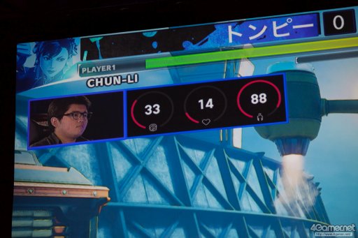 画像ギャラリー No.053のサムネイル画像 / 8時間にわたる激闘が繰り広げられた「RAGE Vol .2 GRAND FINALS」ストV部門フォトレポート。謎のサプライズゲストに会場は大盛り上がり