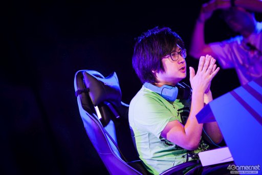 画像ギャラリー No.056のサムネイル画像 / 8時間にわたる激闘が繰り広げられた「RAGE Vol .2 GRAND FINALS」ストV部門フォトレポート。謎のサプライズゲストに会場は大盛り上がり