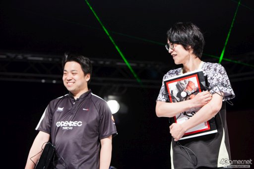 画像ギャラリー No.064のサムネイル画像 / 8時間にわたる激闘が繰り広げられた「RAGE Vol .2 GRAND FINALS」ストV部門フォトレポート。謎のサプライズゲストに会場は大盛り上がり