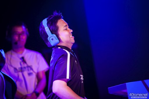 画像ギャラリー No.067のサムネイル画像 / 8時間にわたる激闘が繰り広げられた「RAGE Vol .2 GRAND FINALS」ストV部門フォトレポート。謎のサプライズゲストに会場は大盛り上がり