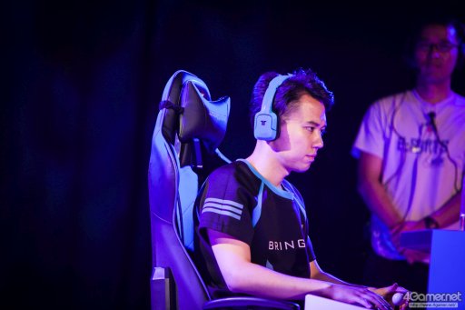 画像ギャラリー No.081のサムネイル画像 / 8時間にわたる激闘が繰り広げられた「RAGE Vol .2 GRAND FINALS」ストV部門フォトレポート。謎のサプライズゲストに会場は大盛り上がり