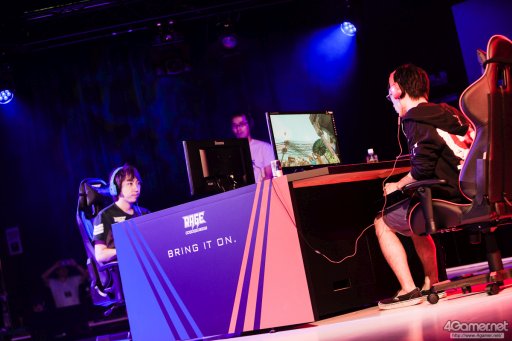 画像ギャラリー No.100のサムネイル画像 / 8時間にわたる激闘が繰り広げられた「RAGE Vol .2 GRAND FINALS」ストV部門フォトレポート。謎のサプライズゲストに会場は大盛り上がり