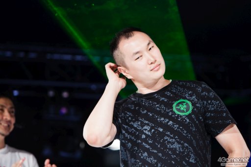 画像ギャラリー No.107のサムネイル画像 / 8時間にわたる激闘が繰り広げられた「RAGE Vol .2 GRAND FINALS」ストV部門フォトレポート。謎のサプライズゲストに会場は大盛り上がり