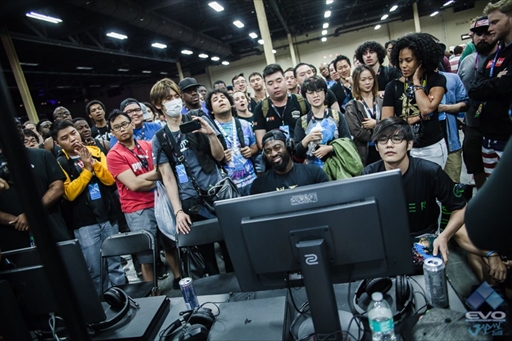 ꡼ No.033 | EVO2017ϡGGXrd R2פʤ3ȥͥԤꤷ2TwitterޤȤᡣ֥VפBBCFפǤϺǽؤĤ򤫤郎³