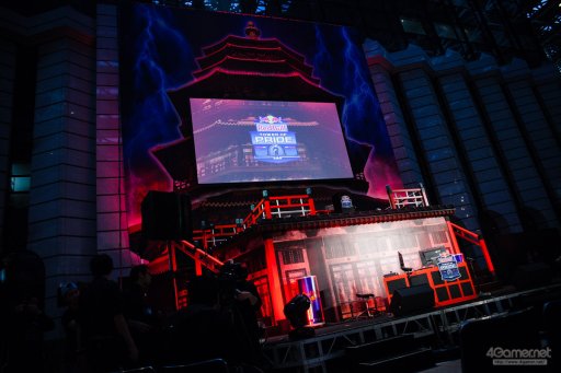 ���������꡼ No.010�Υ���ͥ������ / �ȥåץץ쥤�䡼ã�ˤ��֥���V����§�ȡ��ʥ��ȡ�Red Bull Tower of Pride�ץե��ȥ�ݡ��ȡ�ͥ���Ϥ����Τ�����μ��