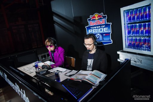 ���������꡼ No.014�Υ���ͥ������ / �ȥåץץ쥤�䡼ã�ˤ��֥���V����§�ȡ��ʥ��ȡ�Red Bull Tower of Pride�ץե��ȥ�ݡ��ȡ�ͥ���Ϥ����Τ�����μ��